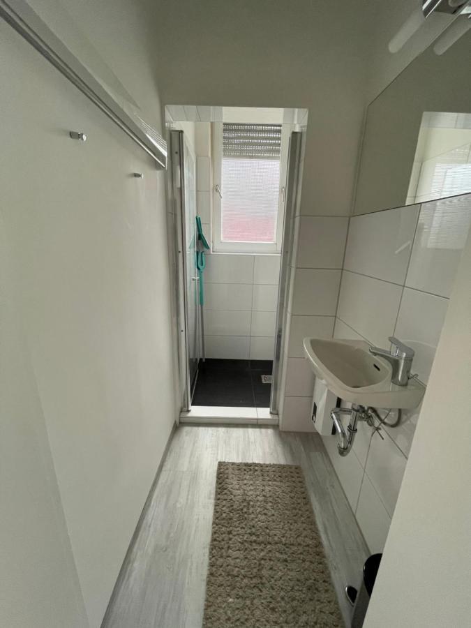 Moderne Und Gemuetliches Appartement Im Eg Mit Eigenem Zugang In Guter Wohnlage مولهايم ان الرور دير المظهر الخارجي الصورة